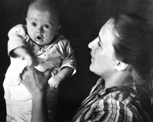 Иллюстрация к книге — Нонна Мордюкова и Вячеслав Тихонов. Как казачка Штирлица любила [_37.jpg]