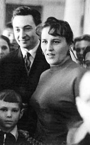 Иллюстрация к книге — Нонна Мордюкова и Вячеслав Тихонов. Как казачка Штирлица любила [_40.jpg]