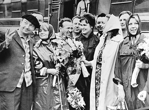 Иллюстрация к книге — Нонна Мордюкова и Вячеслав Тихонов. Как казачка Штирлица любила [_91.jpg]