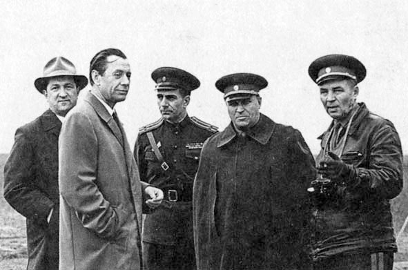 Иллюстрация к книге — Генерал армии Василий Маргелов [i_042.jpg]