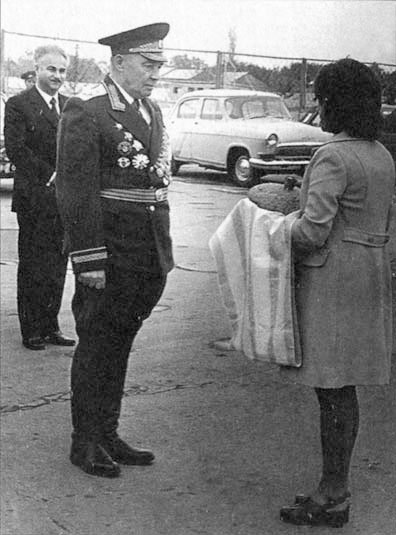 Иллюстрация к книге — Генерал армии Василий Маргелов [i_043.jpg]