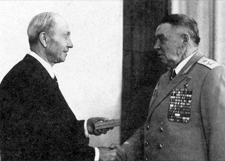 Иллюстрация к книге — Генерал армии Василий Маргелов [i_052.jpg]