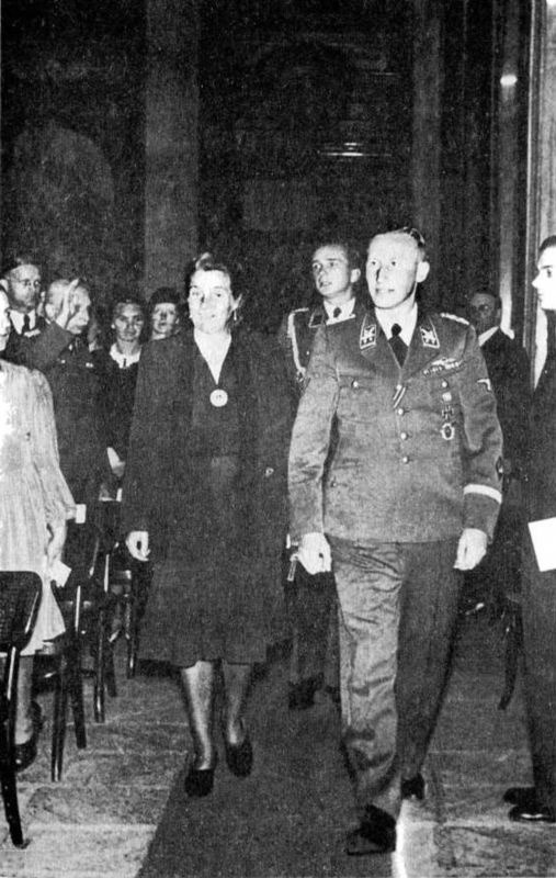 Иллюстрация к книге — Райнхард Гейдрих - паладин Гитлера [i_019.jpg]