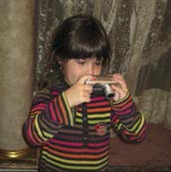 Иллюстрация к книге — Мост через пропасть. Создание тематических фотокнижек: творческий союз особого ребёнка и его окружения [_138_1.jpg]