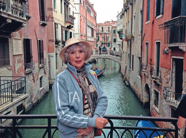 Иллюстрация к книге — Золушка с Чистых прудов [_2_09.jpg]