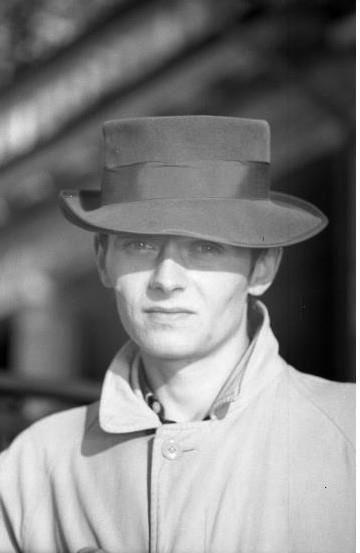 Иллюстрация к книге — Ладья темных странствий. Избранная проза [i_014.jpg]