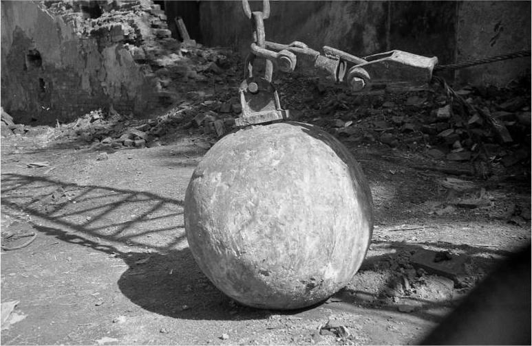 Иллюстрация к книге — Ладья темных странствий. Избранная проза [i_021.jpg]