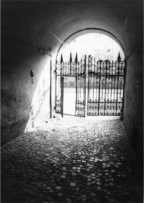 Иллюстрация к книге — Ладья темных странствий. Избранная проза [i_029.jpg]