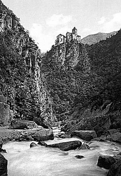 Иллюстрация к книге — Рыцари. Полная иллюстрированная энциклопедия [i_386.jpg]