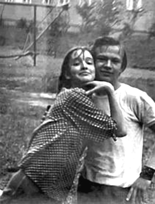 Иллюстрация к книге — Анна Самохина. Роковая женщина советского кино [i_010.jpg]