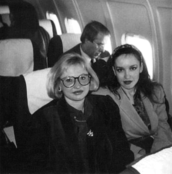 Иллюстрация к книге — Анна Самохина. Роковая женщина советского кино [i_019.jpg]