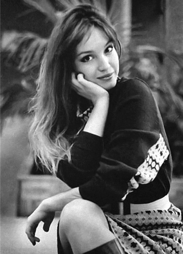 Иллюстрация к книге — Анна Самохина. Роковая женщина советского кино [i_037.jpg]