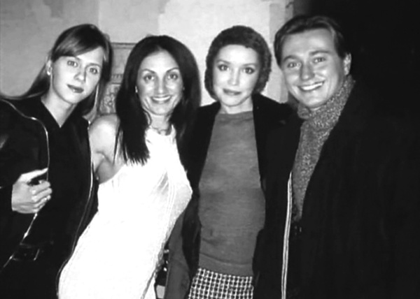 Иллюстрация к книге — Анна Самохина. Роковая женщина советского кино [i_068.jpg]