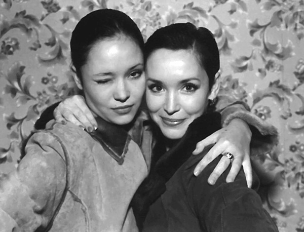 Иллюстрация к книге — Анна Самохина. Роковая женщина советского кино [i_071.jpg]