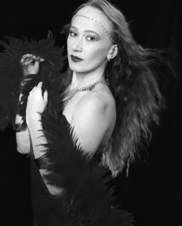 Иллюстрация к книге — Анна Самохина. Роковая женщина советского кино [i_083.jpg]