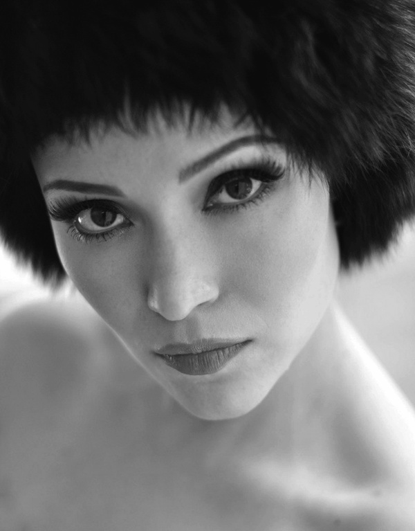 Иллюстрация к книге — Анна Самохина. Роковая женщина советского кино [i_088.jpg]