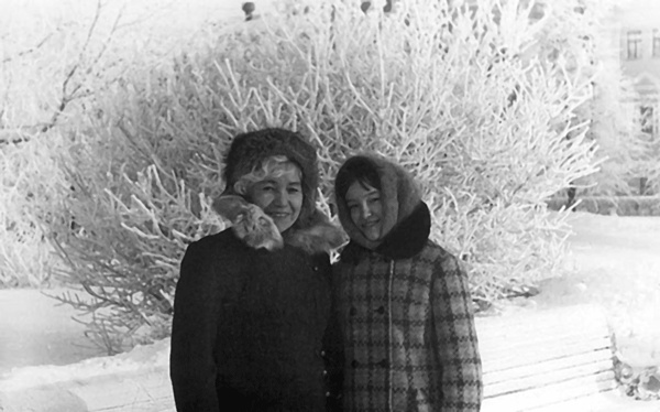 Иллюстрация к книге — Анна Самохина. Роковая женщина советского кино [i_111.jpg]