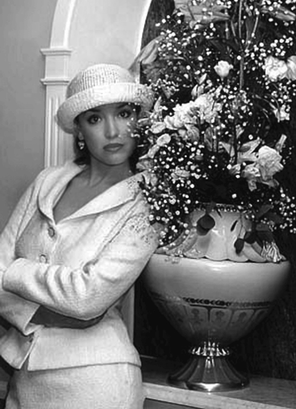 Иллюстрация к книге — Анна Самохина. Роковая женщина советского кино [i_125.jpg]