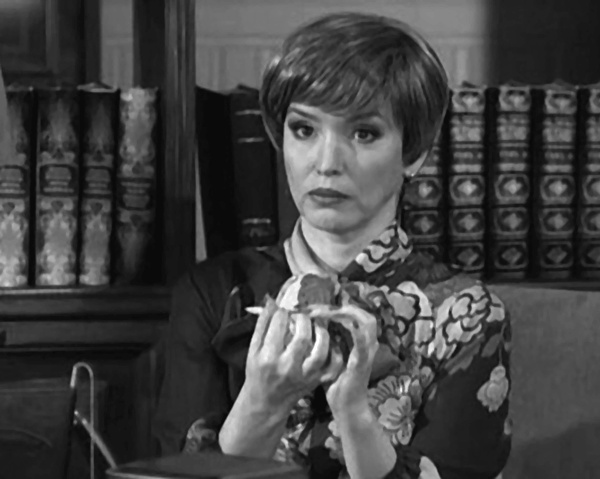 Иллюстрация к книге — Анна Самохина. Роковая женщина советского кино [i_129.jpg]