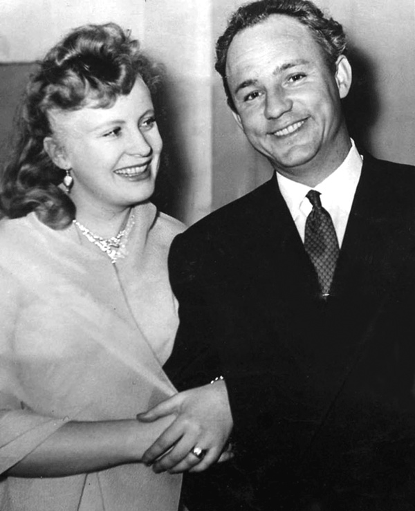 Иллюстрация к книге — Алла Ларионова и Николай Рыбников. Любовь на Заречной улице [i_001.jpg]