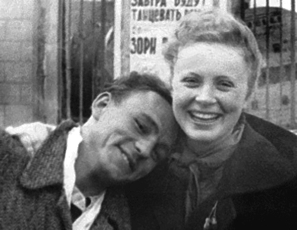 Иллюстрация к книге — Алла Ларионова и Николай Рыбников. Любовь на Заречной улице [i_020.jpg]