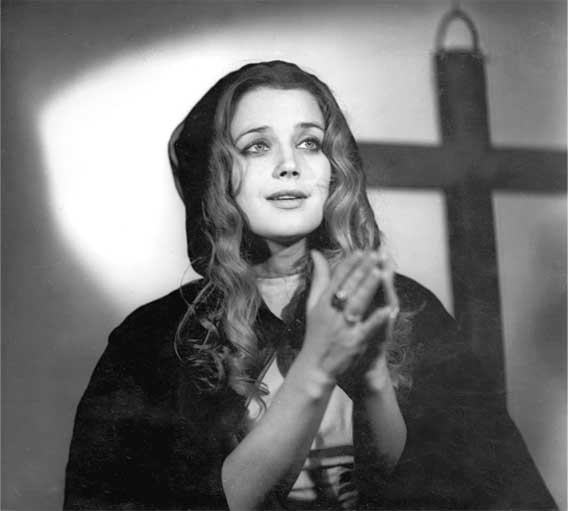 Иллюстрация к книге — Ирина Алферова. Любимая женщина красавца Абдулова [i_013.jpg]