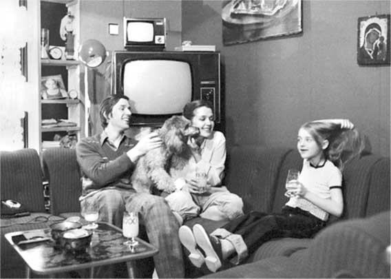 Иллюстрация к книге — Ирина Алферова. Любимая женщина красавца Абдулова [i_025.jpg]