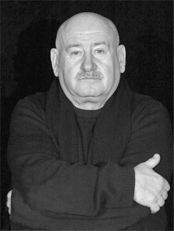 Иллюстрация к книге — Ирина Алферова. Любимая женщина красавца Абдулова [i_037.jpg]