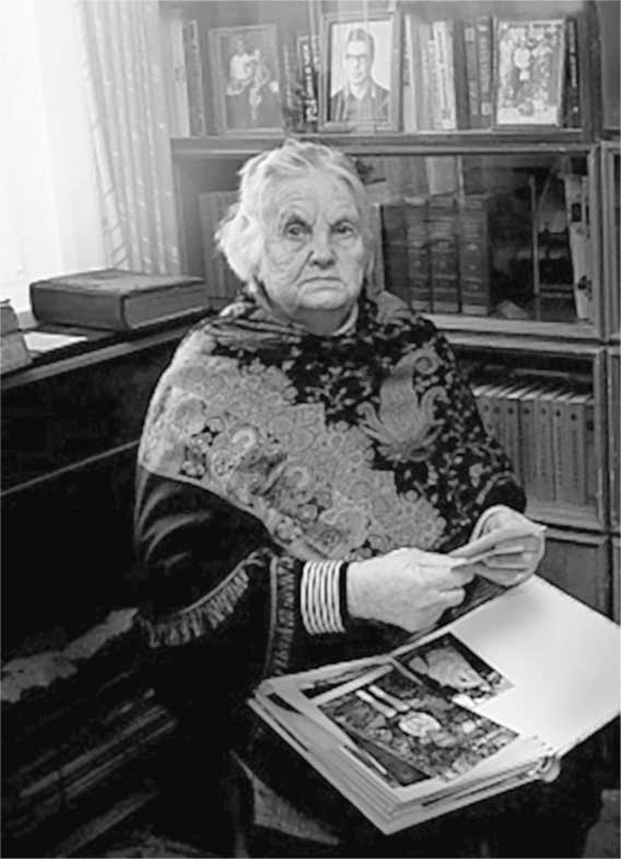 Иллюстрация к книге — Ирина Алферова. Любимая женщина красавца Абдулова [i_040.jpg]