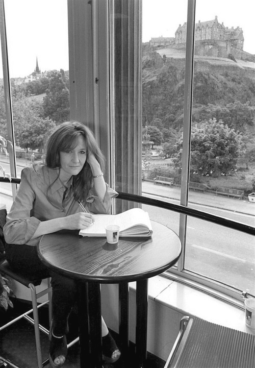 Иллюстрация к книге — Джоан Роулинг. Всё о Гарри Поттере, жизни и любви [i_007.jpg]