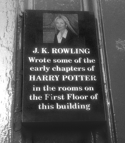 Иллюстрация к книге — Джоан Роулинг. Всё о Гарри Поттере, жизни и любви [i_043.jpg]