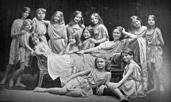 Иллюстрация к книге — Айседора Дункан. Модерн на босу ногу [i_018.jpg]