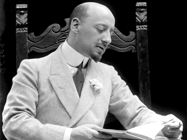 Иллюстрация к книге — Айседора Дункан. Модерн на босу ногу [i_035.jpg]