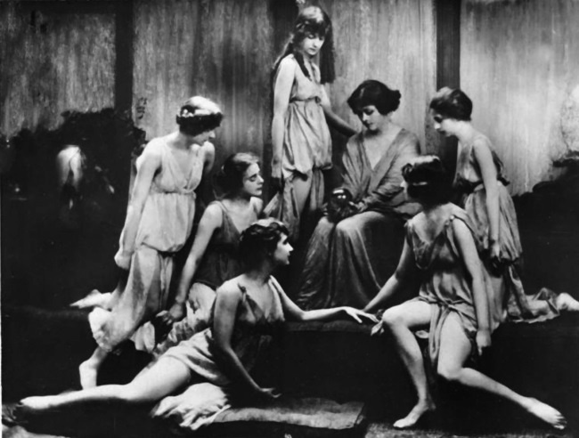 Иллюстрация к книге — Айседора Дункан. Модерн на босу ногу [i_043.jpg]