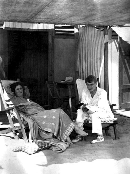 Иллюстрация к книге — Айседора Дункан. Модерн на босу ногу [i_049.jpg]