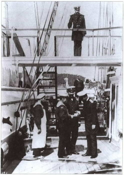 Иллюстрация к книге — На вахте и на гауптвахте. Русский матрос от Петра Великого до Николая Второго [i_006.jpg]