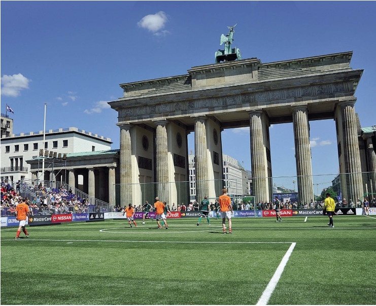 Иллюстрация к книге — Берлин. Веселая столица, или От рейхстага до кебаба [i_050.jpg]