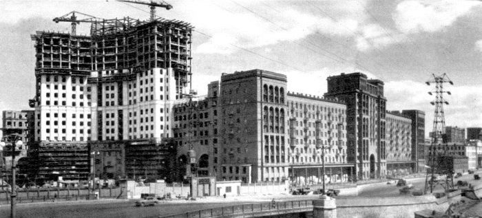 Иллюстрация к книге — Высотки сталинской Москвы. Наследие эпохи [i_021.jpg]