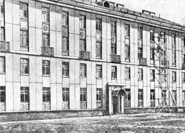 Иллюстрация к книге — Высотки сталинской Москвы. Наследие эпохи [i_075.jpg]