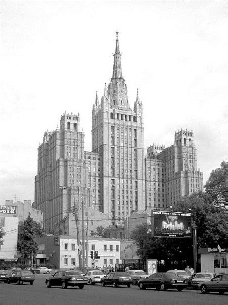 Иллюстрация к книге — Высотки сталинской Москвы. Наследие эпохи [i_148.jpg]