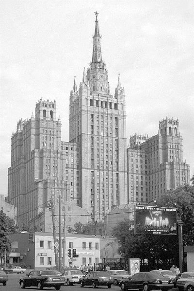 Иллюстрация к книге — Высотки сталинской Москвы. Наследие эпохи [i_165.jpg]