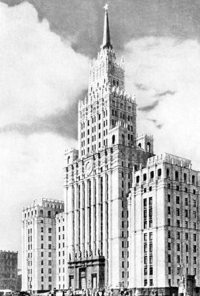 Иллюстрация к книге — Высотки сталинской Москвы. Наследие эпохи [i_175.jpg]