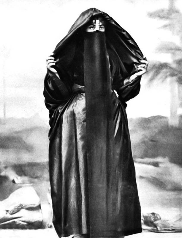 Иллюстрация к книге — Конец Великолепного века, или Загадки последних невольниц Востока [i_002.jpg]