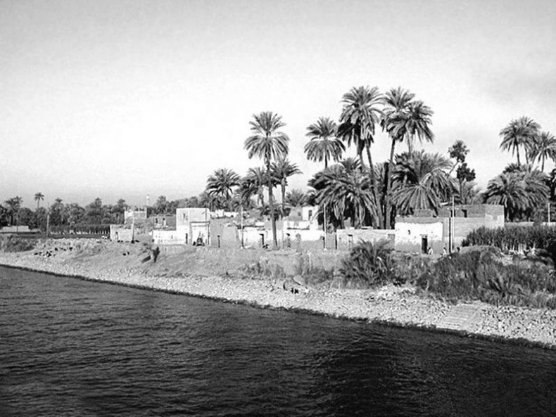 Иллюстрация к книге — Конец Великолепного века, или Загадки последних невольниц Востока [i_050.jpg]