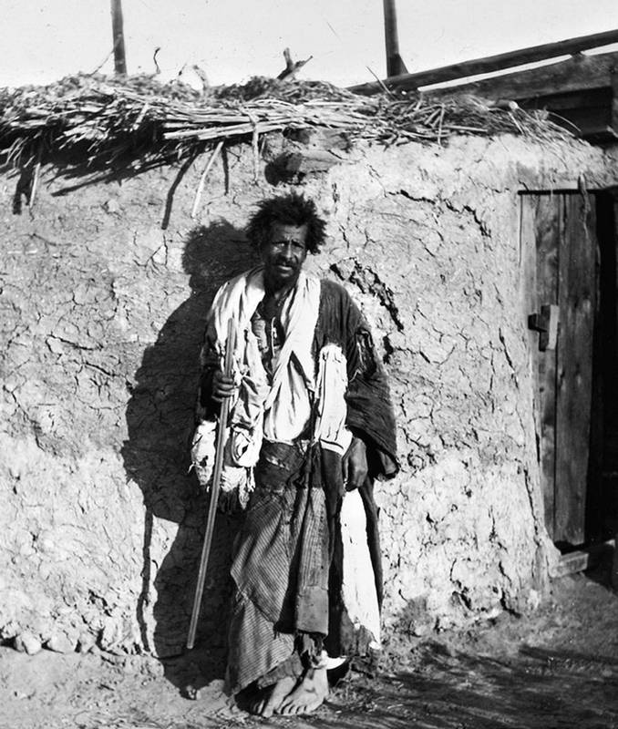 Иллюстрация к книге — Конец Великолепного века, или Загадки последних невольниц Востока [i_057.jpg]