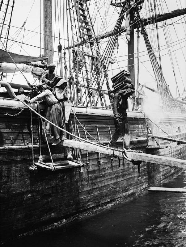 Иллюстрация к книге — Конец Великолепного века, или Загадки последних невольниц Востока [i_065.jpg]