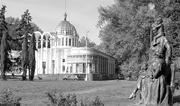 Иллюстрация к книге — Восьмое чудо света. ВСХВ-ВДНХ-ВВЦ [i_255.jpg]