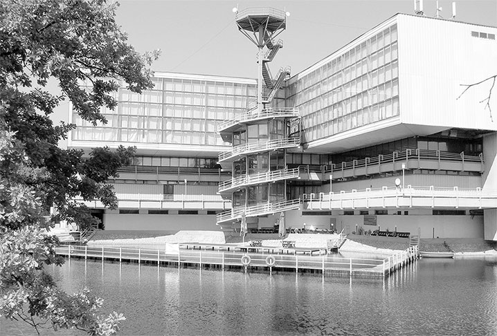 Иллюстрация к книге — Восьмое чудо света. ВСХВ-ВДНХ-ВВЦ [i_304.jpg]