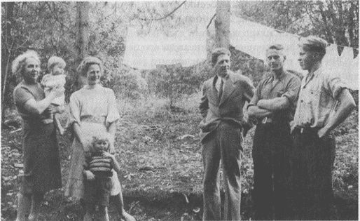 Иллюстрация к книге — Тур Хейердал. Биография. Книга 1. Человек и океан [i_057.jpg]