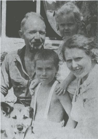 Иллюстрация к книге — Тур Хейердал. Биография. Книга 2. Человек и мир [i_033.jpg]